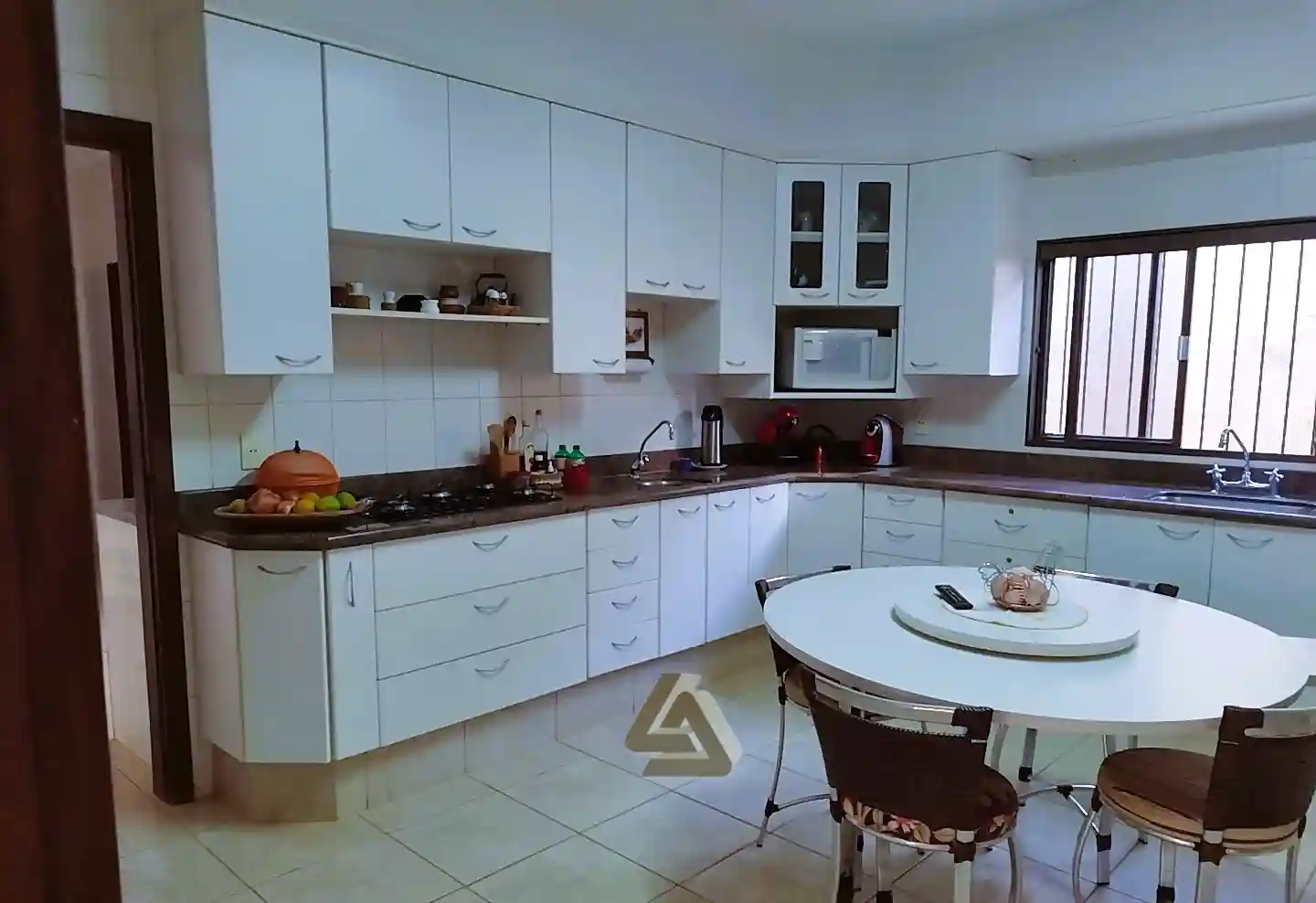 Casa de Condomínio com 4 quartos à venda, 385m² — foto 10 de 18