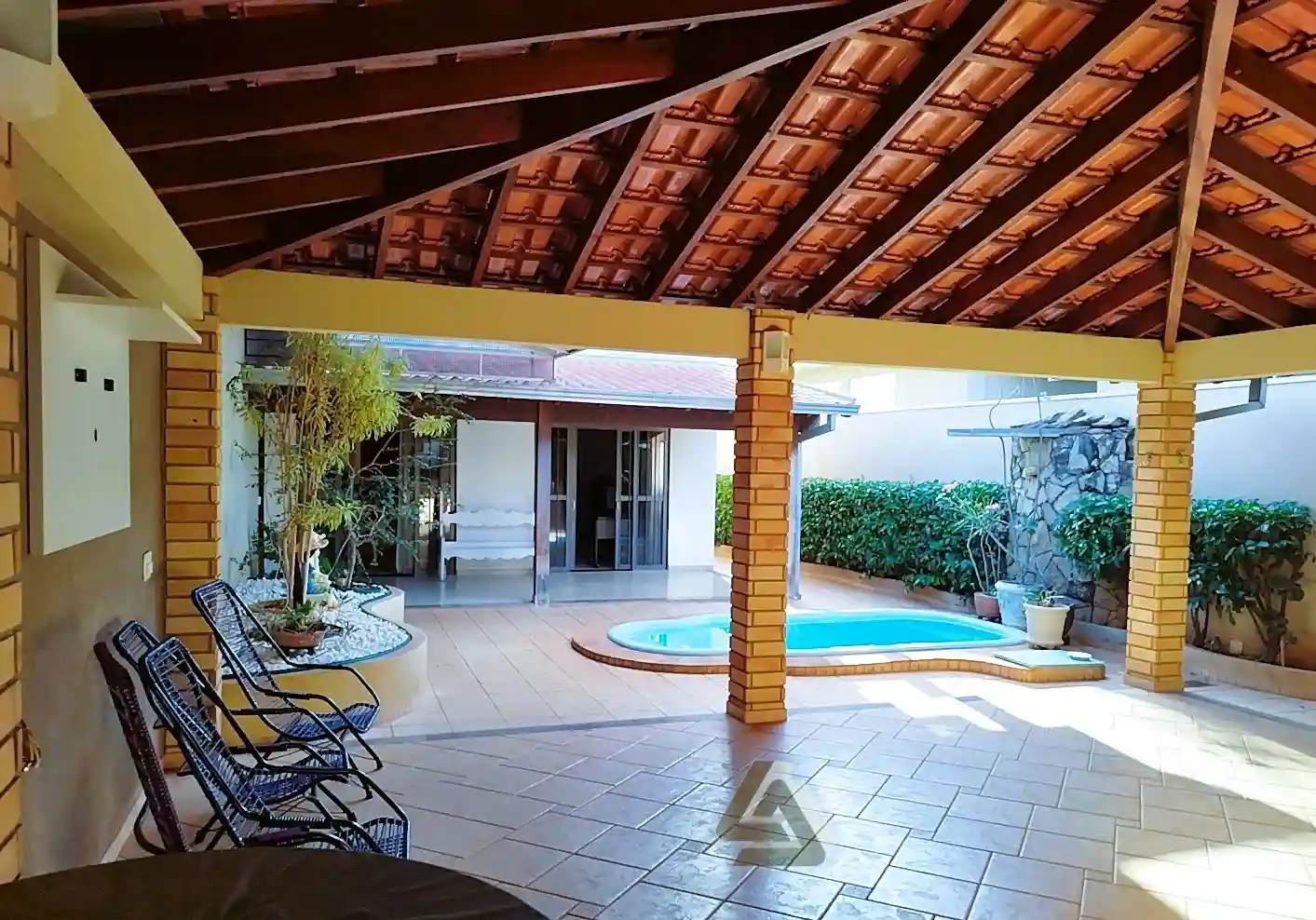 Casa de Condomínio com 4 quartos à venda, 385m² — foto 3 de 18