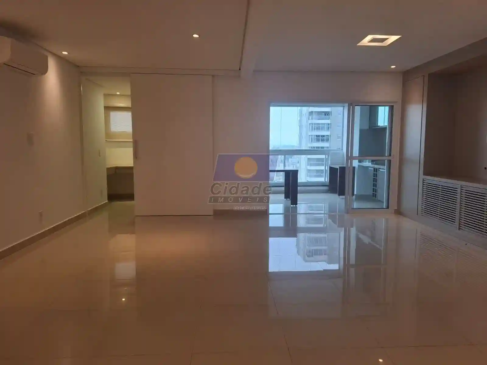 Apartamento com 2 quartos à venda, 137m² — foto 1 de 31