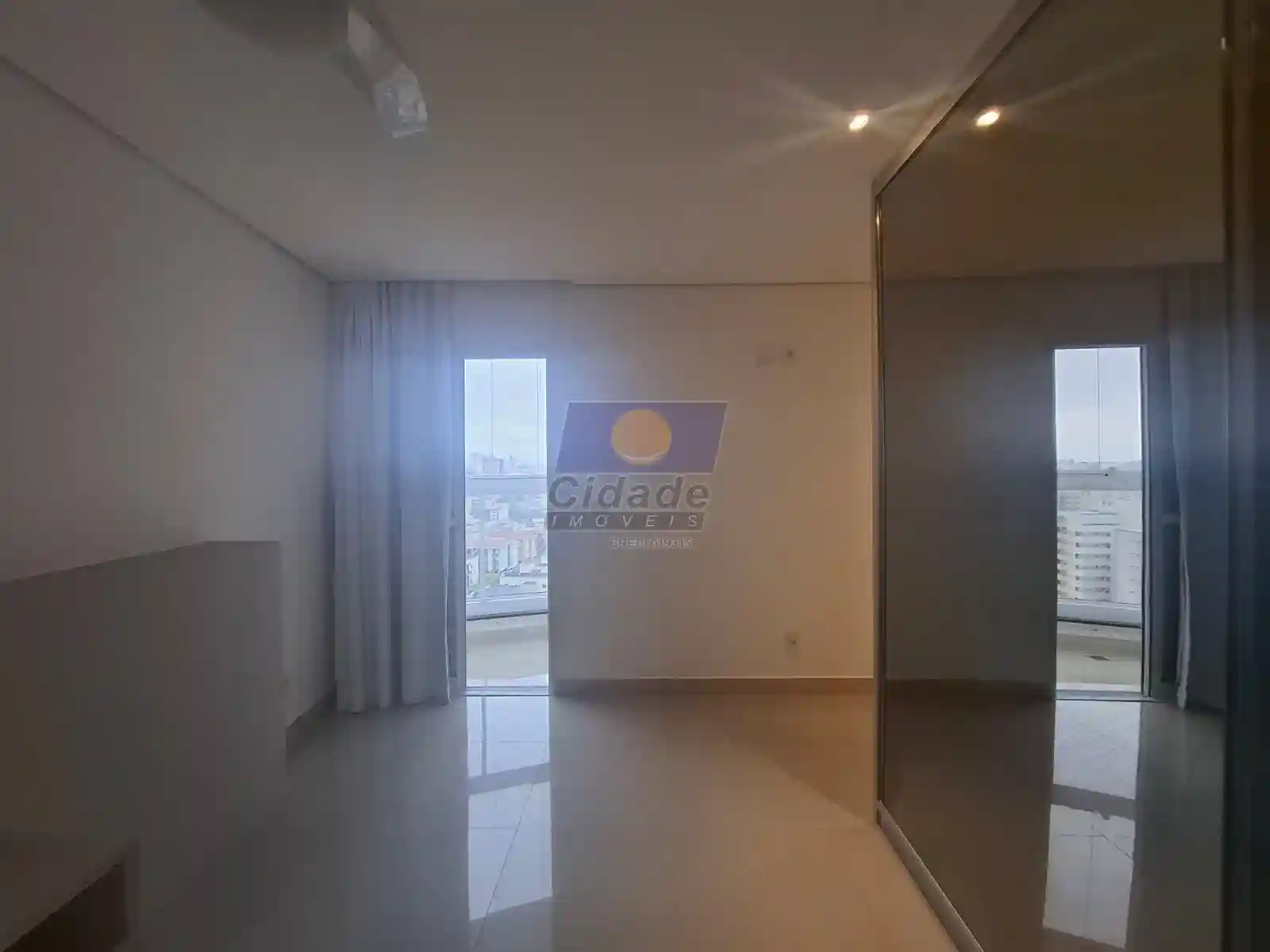 Apartamento com 2 quartos à venda, 137m² — foto 2 de 31
