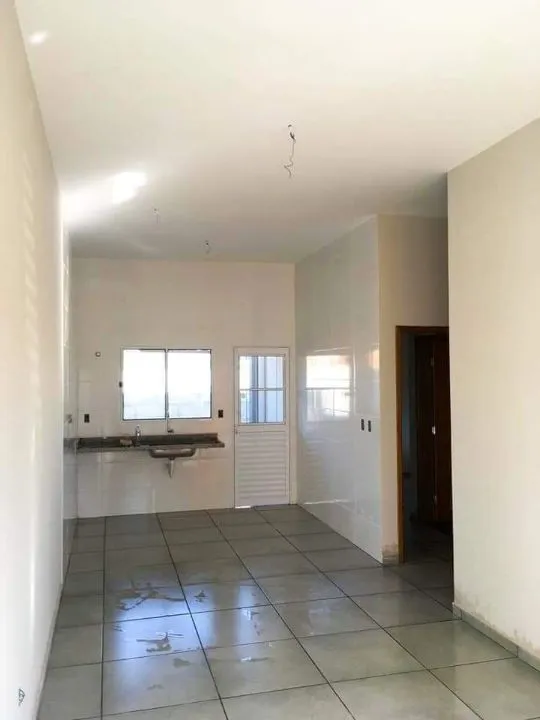 Casa à venda — foto 1 de 6