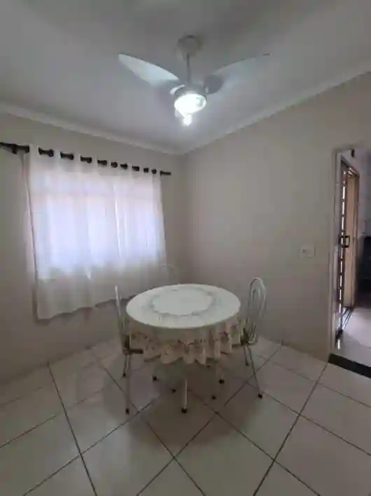 Casa com 3 quartos à venda, 200m² — foto 17 de 18