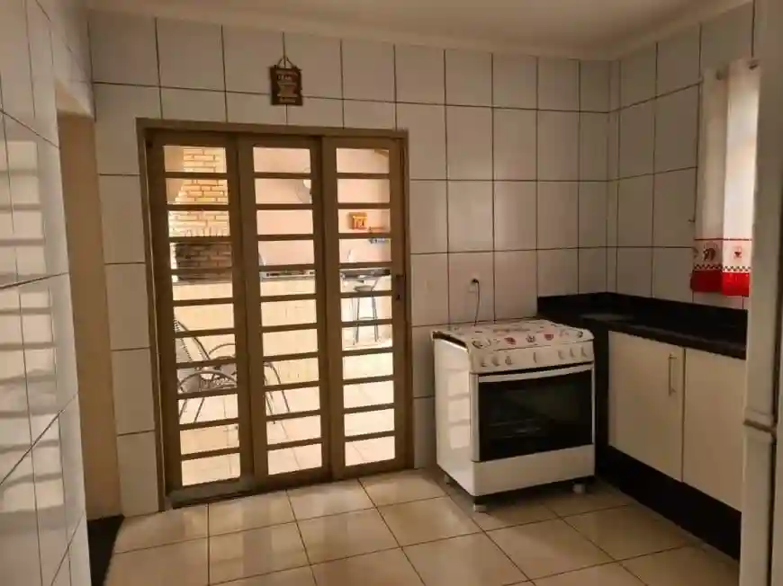 Casa com 3 quartos à venda, 200m² — foto 16 de 18