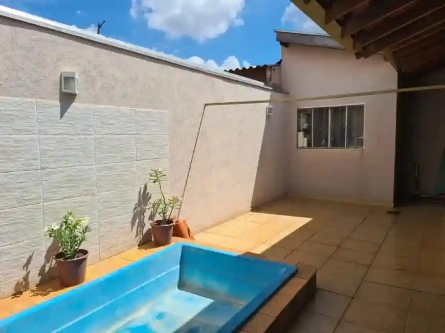 Casa com 3 quartos à venda, 200m² — foto 2 de 18