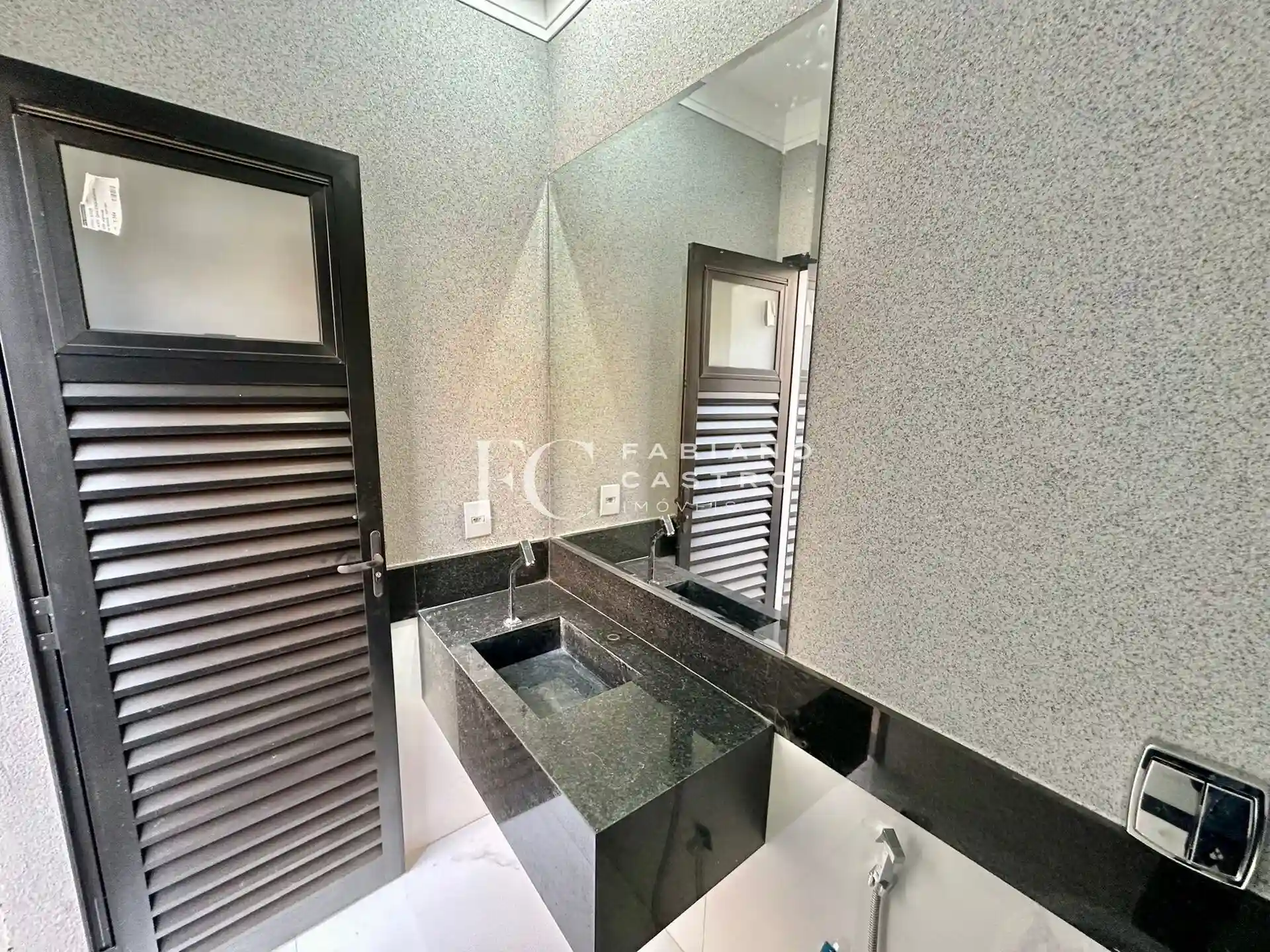 Casa de Condomínio com 3 quartos à venda, 221m² — foto 22 de 31