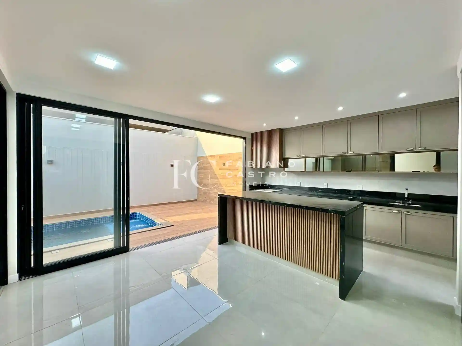 Casa de Condomínio com 3 quartos à venda, 221m² — foto 13 de 31