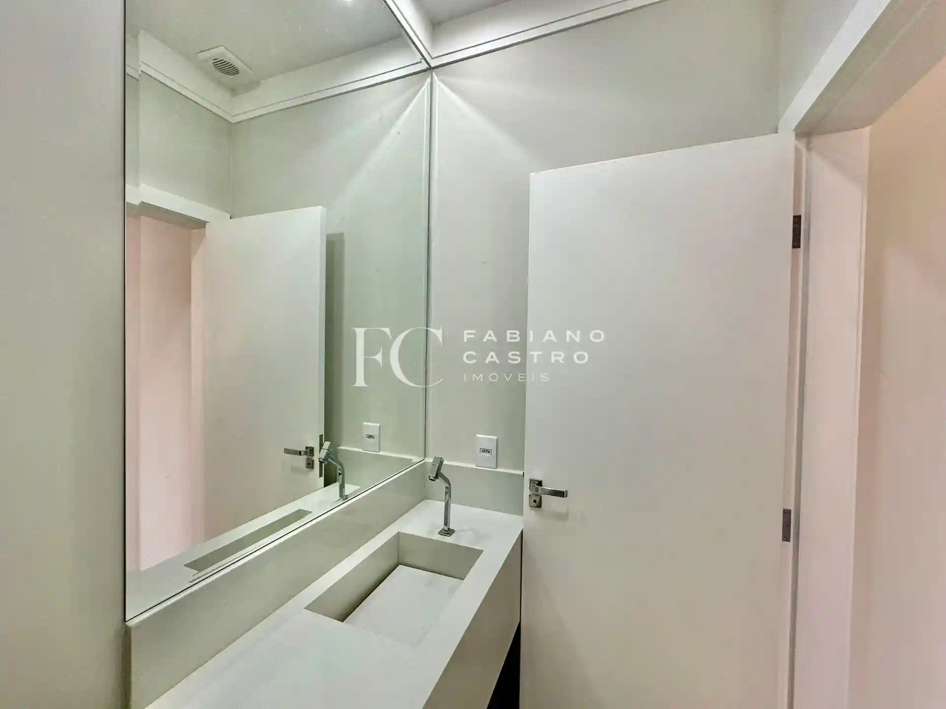 Casa de Condomínio com 3 quartos à venda, 221m² — foto 5 de 31
