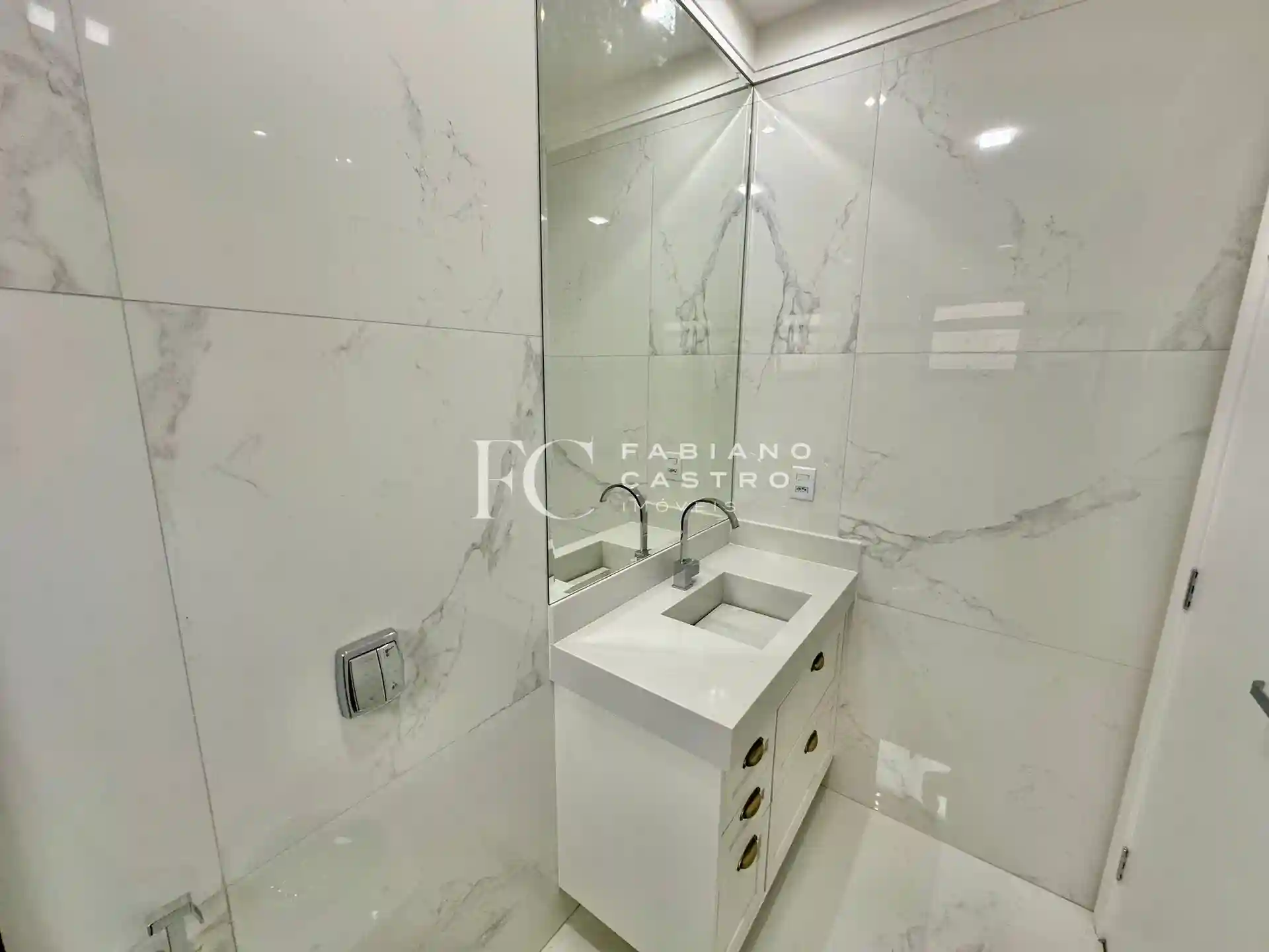 Casa de Condomínio com 3 quartos à venda, 221m² — foto 28 de 31
