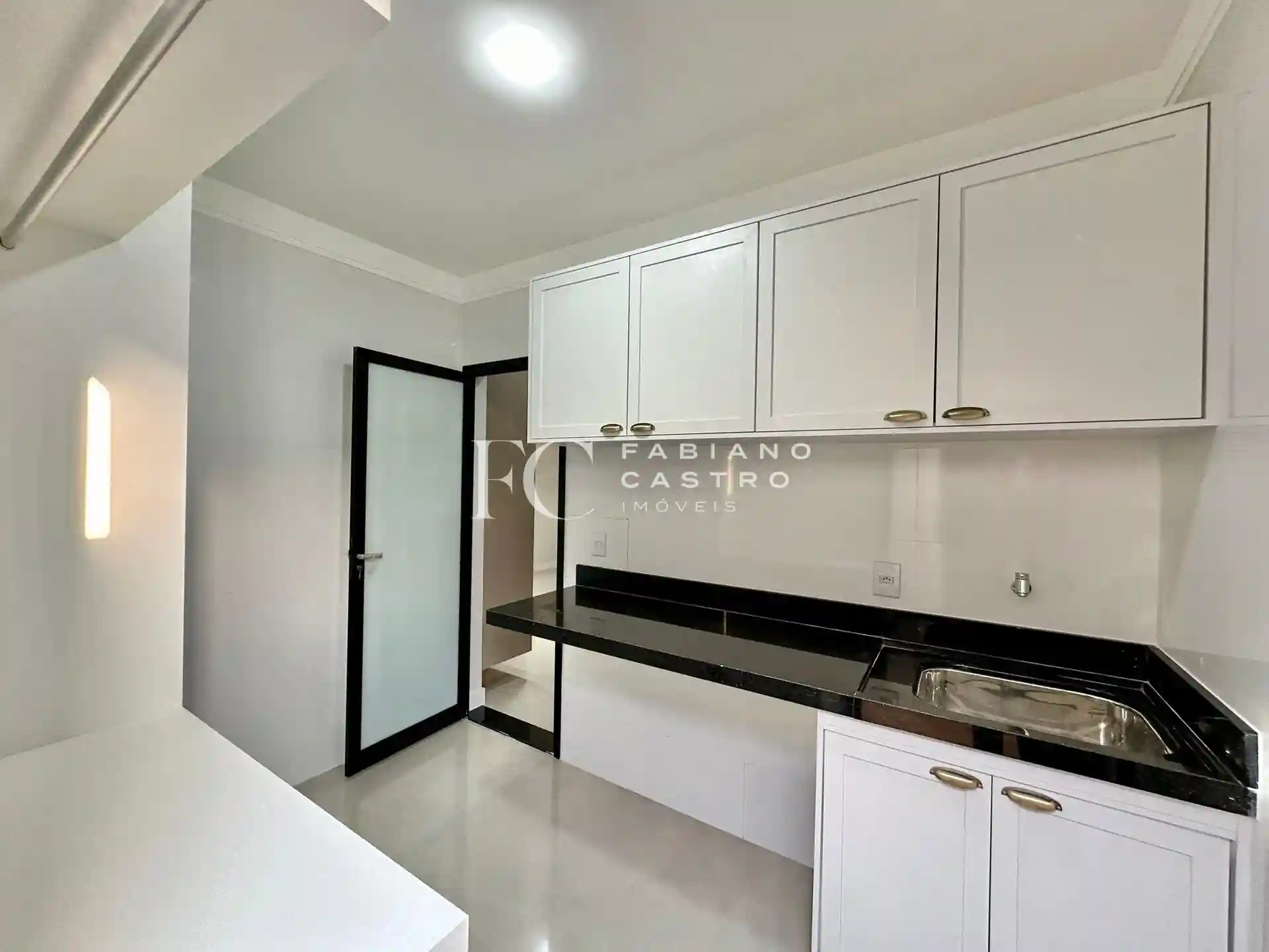 Casa de Condomínio com 3 quartos à venda, 221m² — foto 11 de 31