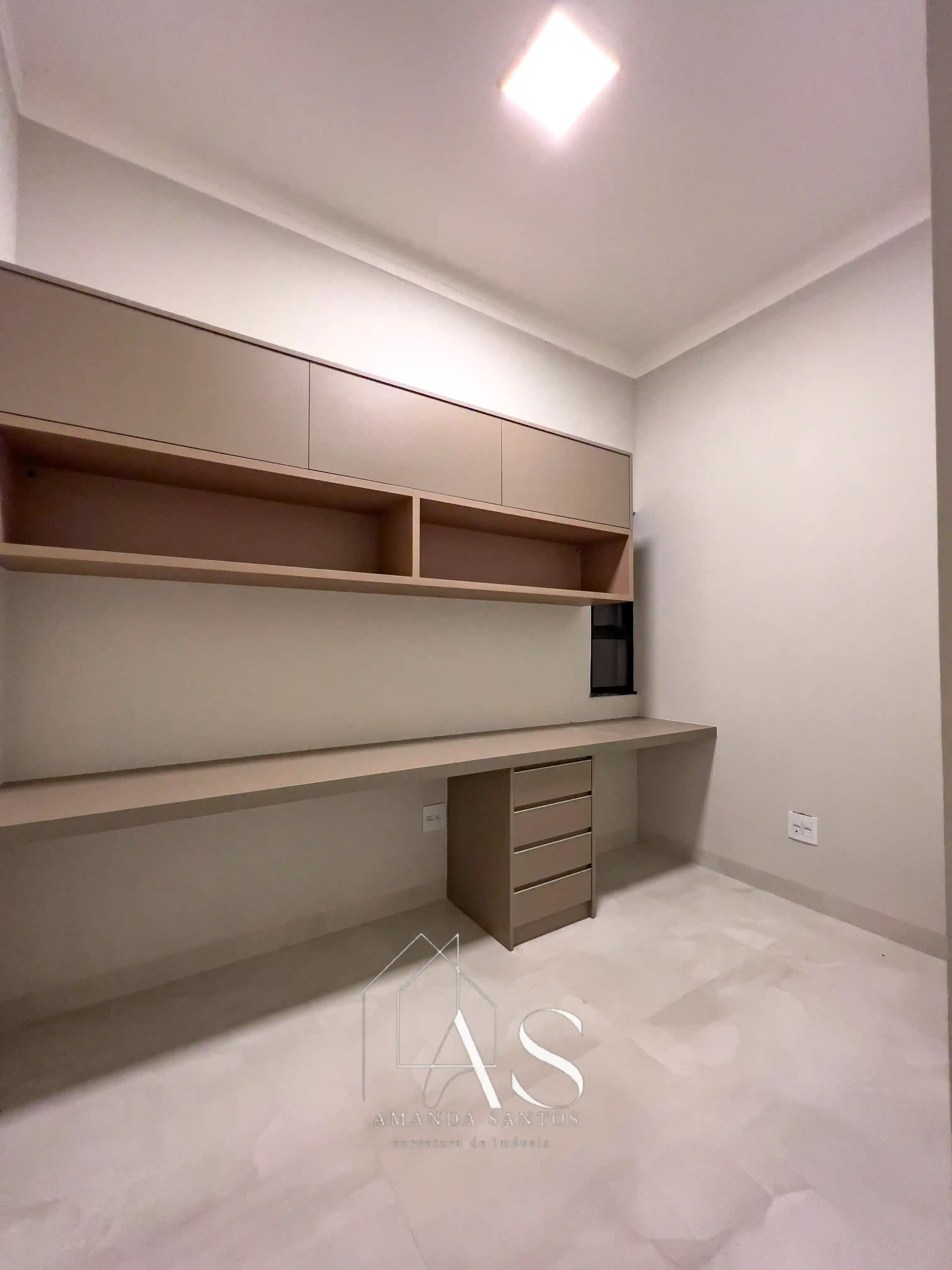 Casa de Condomínio com 3 quartos à venda, 390m² — foto 2 de 8