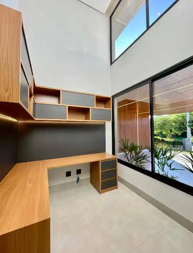 Casa de Condomínio com 4 quartos à venda, 360m² — foto 3 de 18