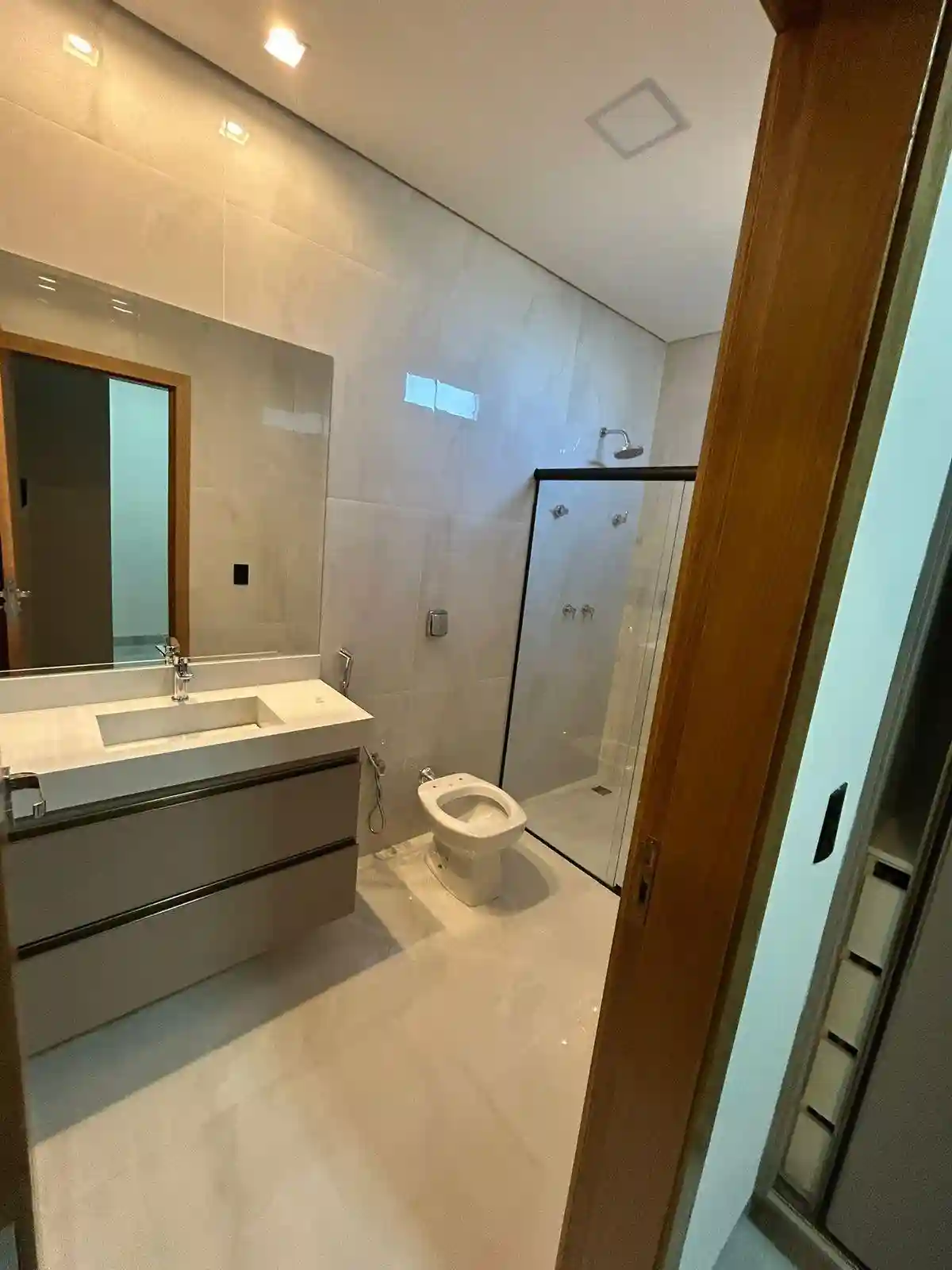 Casa de Condomínio com 3 quartos à venda, 253m² — foto 8 de 17