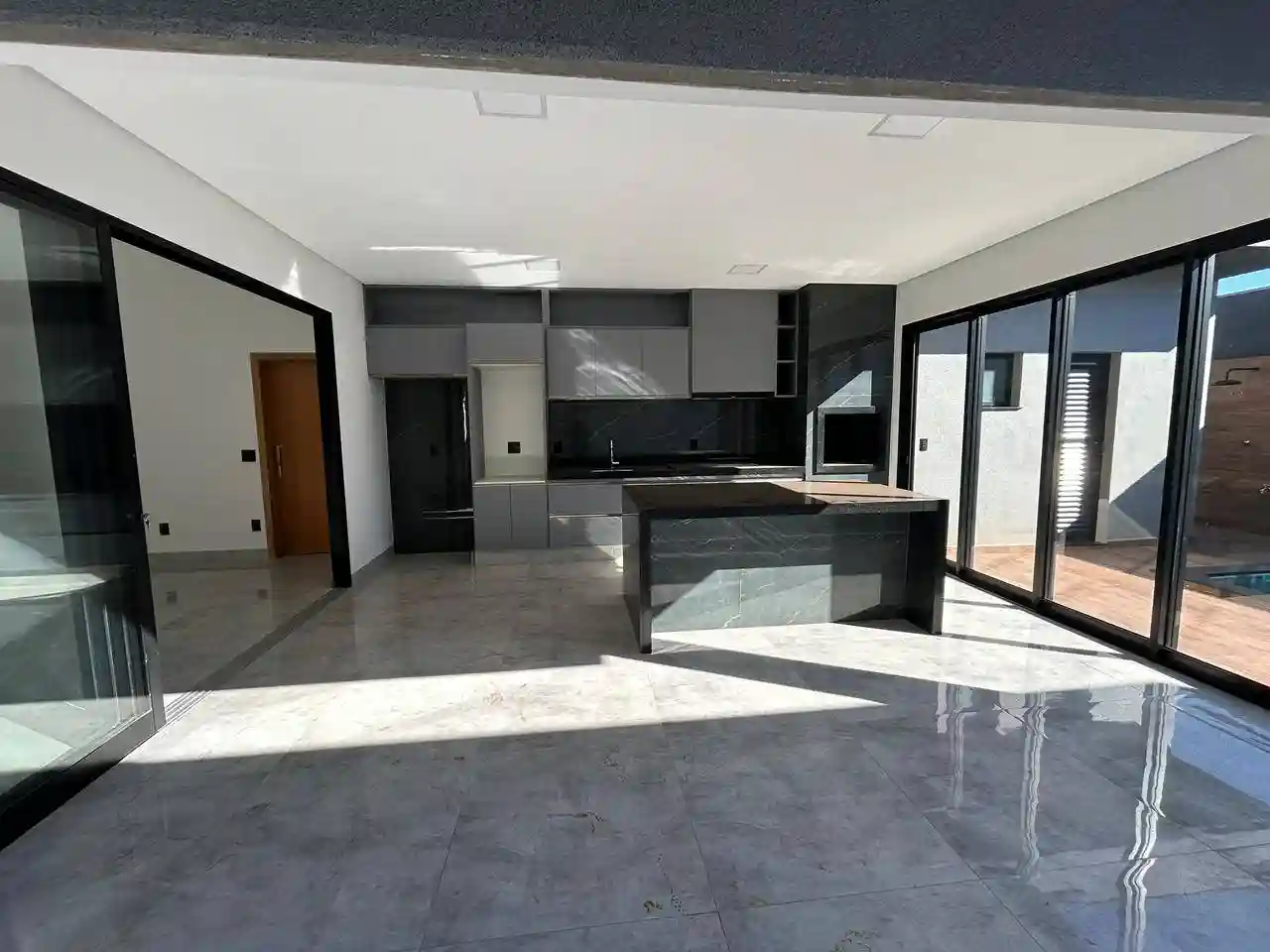 Casa de Condomínio com 3 quartos à venda, 253m² — foto 12 de 17