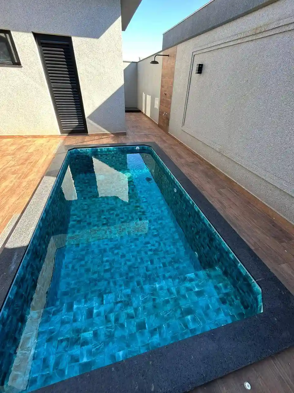Casa de Condomínio com 3 quartos à venda, 253m² — foto 2 de 17