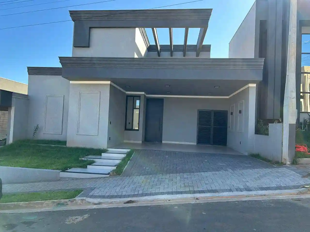 Casa de Condomínio com 3 quartos à venda, 253m² — foto 1 de 17