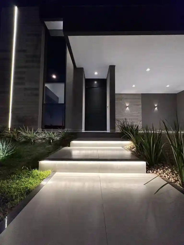 Casa de Condomínio com 3 quartos à venda, 160m² — foto 2 de 7