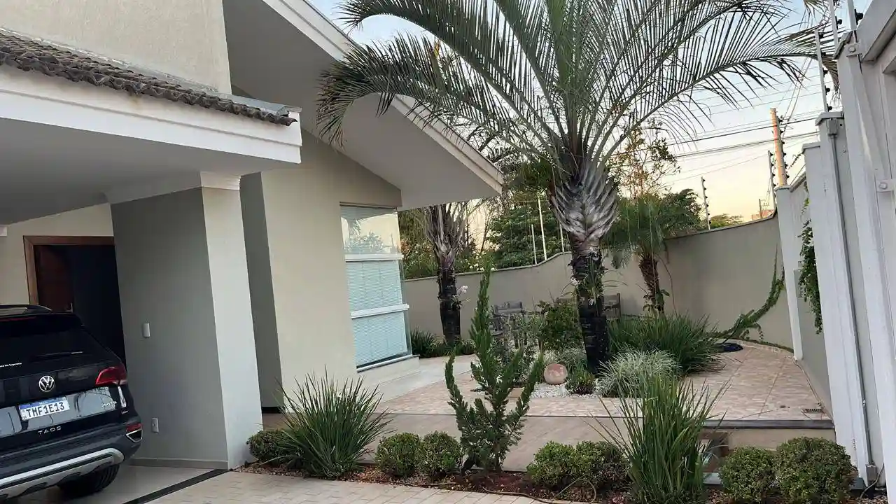 Casa com 3 quartos à venda, 530m² — foto 2 de 10