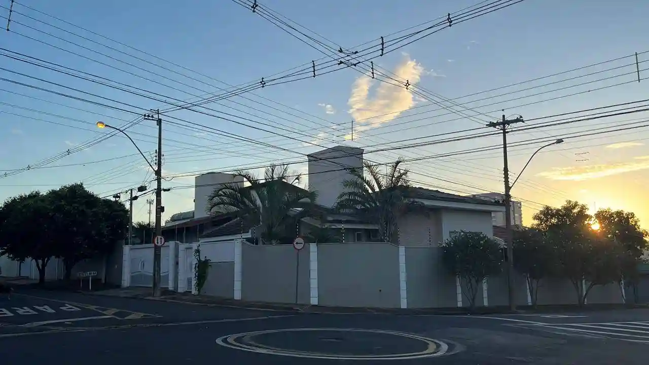 Casa com 3 quartos à venda, 530m² — foto 1 de 10