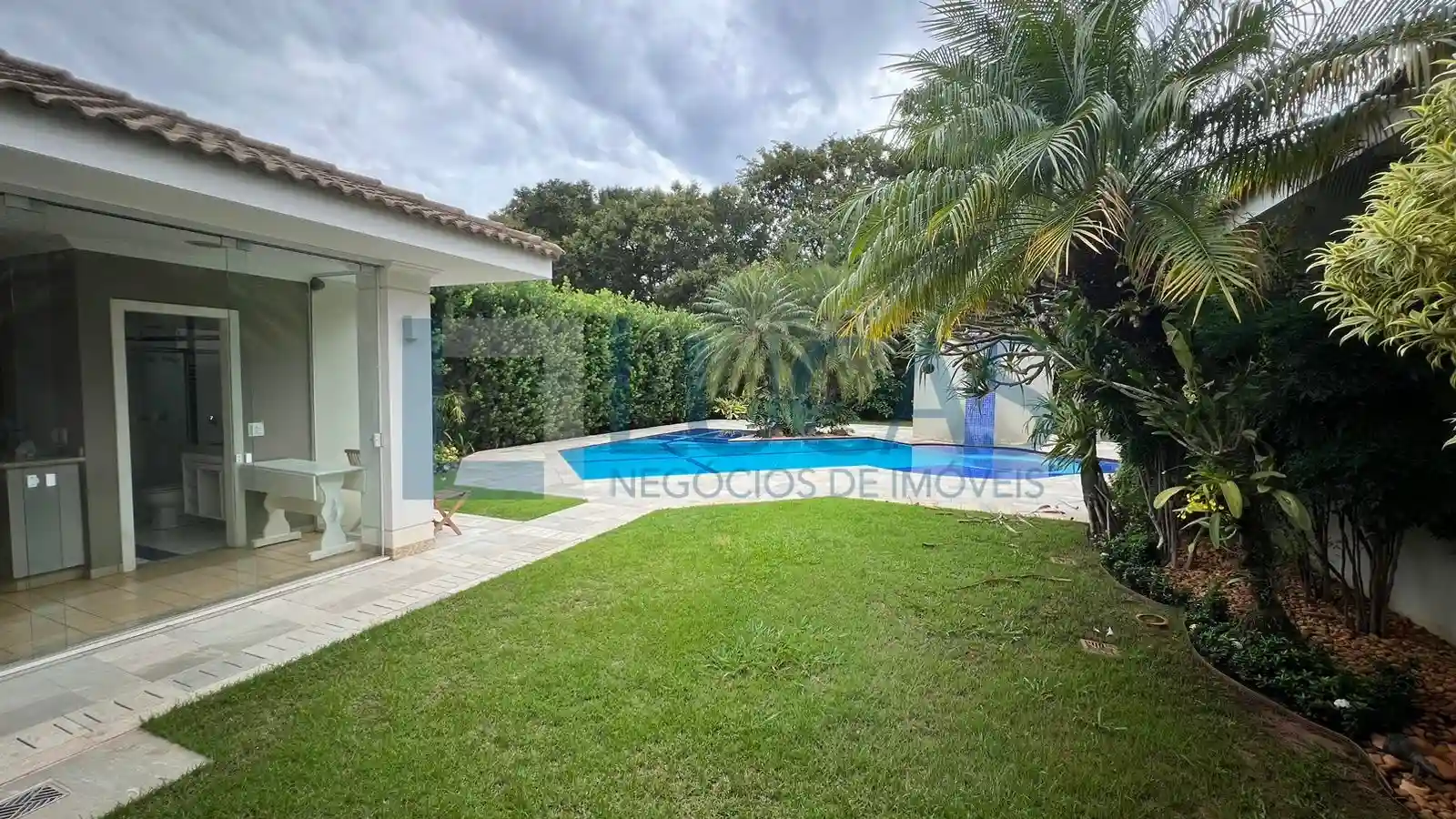 Casa de Condomínio com 4 quartos à venda, 540m² — foto 4 de 13