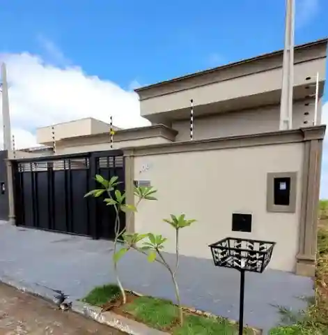 Casa com 3 quartos à venda, 200m² — foto 1 de 32
