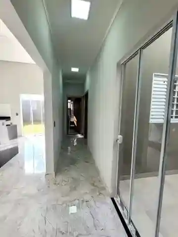 Casa com 3 quartos à venda, 200m² — foto 3 de 32
