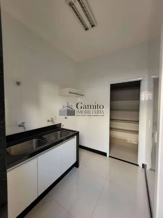 Casa de Condomínio à venda — foto 1 de 12