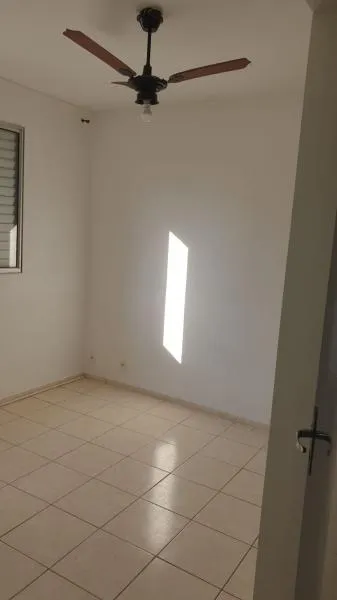 Apartamento com 2 quartos à venda, 45m² — foto 2 de 5