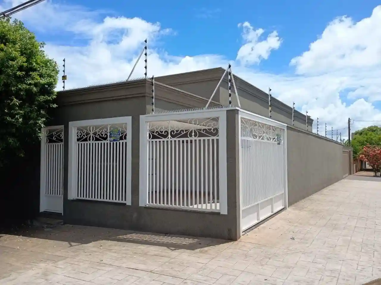 Casa com 3 quartos à venda, 180m² — foto 1 de 19