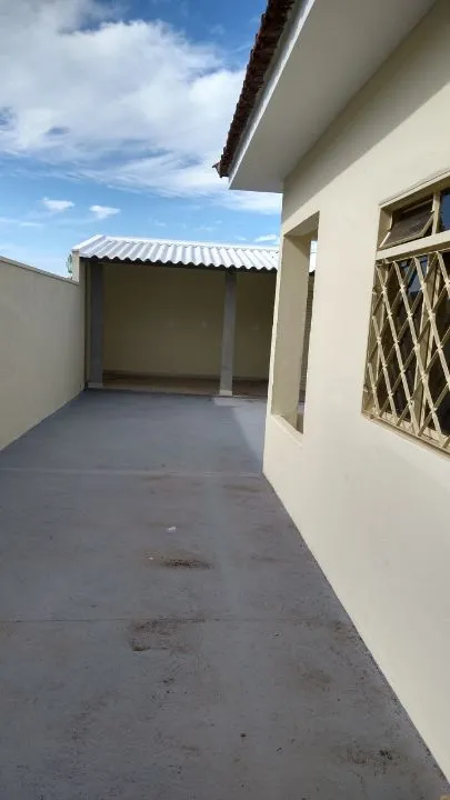 Casa à venda — foto 2 de 9