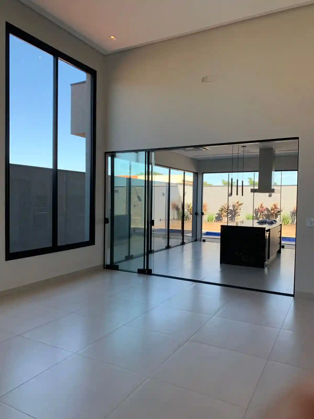 Casa de Condomínio com 3 quartos à venda, 210m² — foto 1 de 32