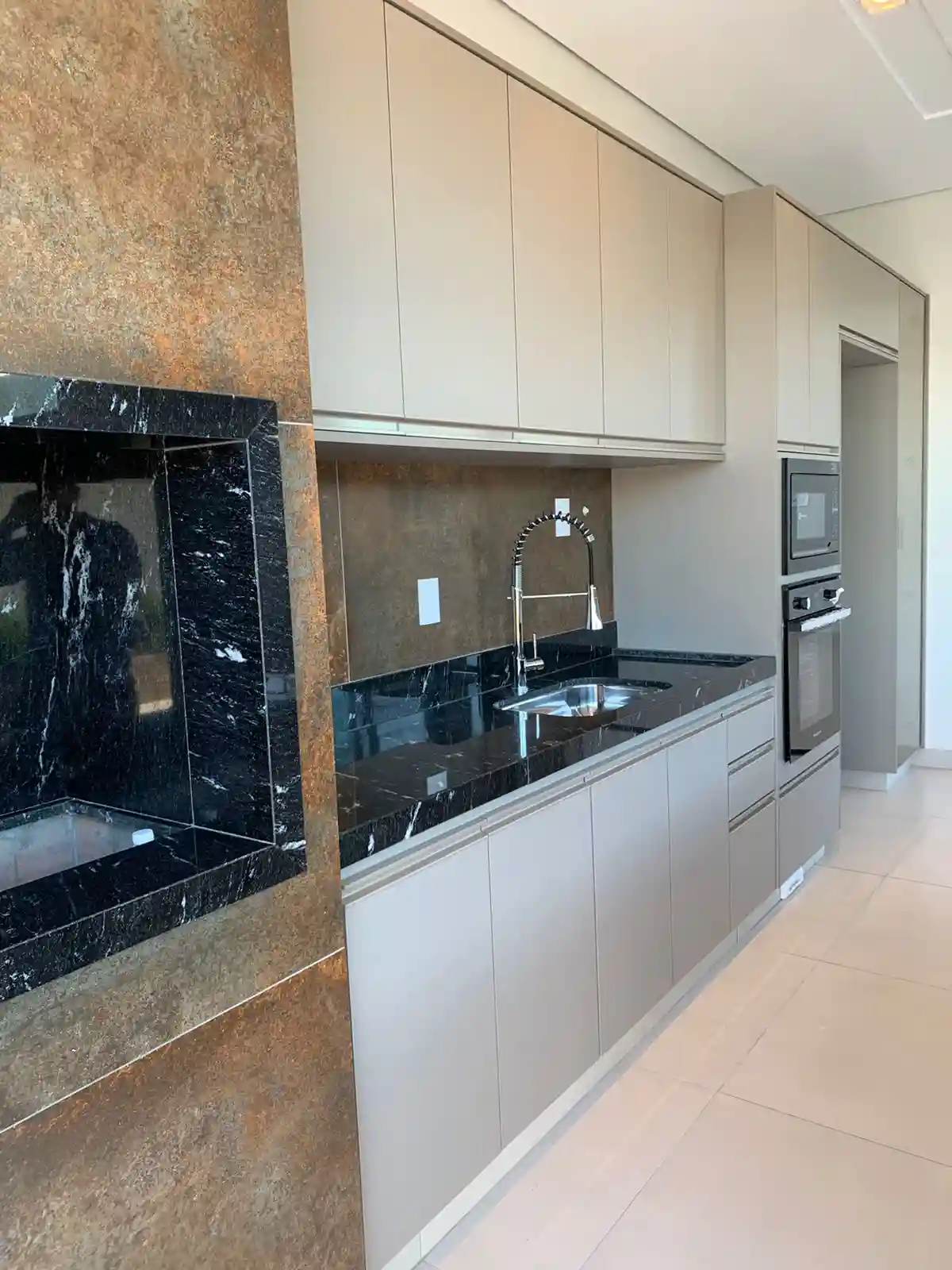Casa de Condomínio com 3 quartos à venda, 210m² — foto 28 de 32