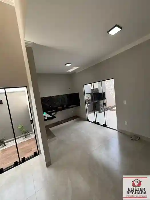 Casa com 2 quartos à venda, 70m² — foto 2 de 16
