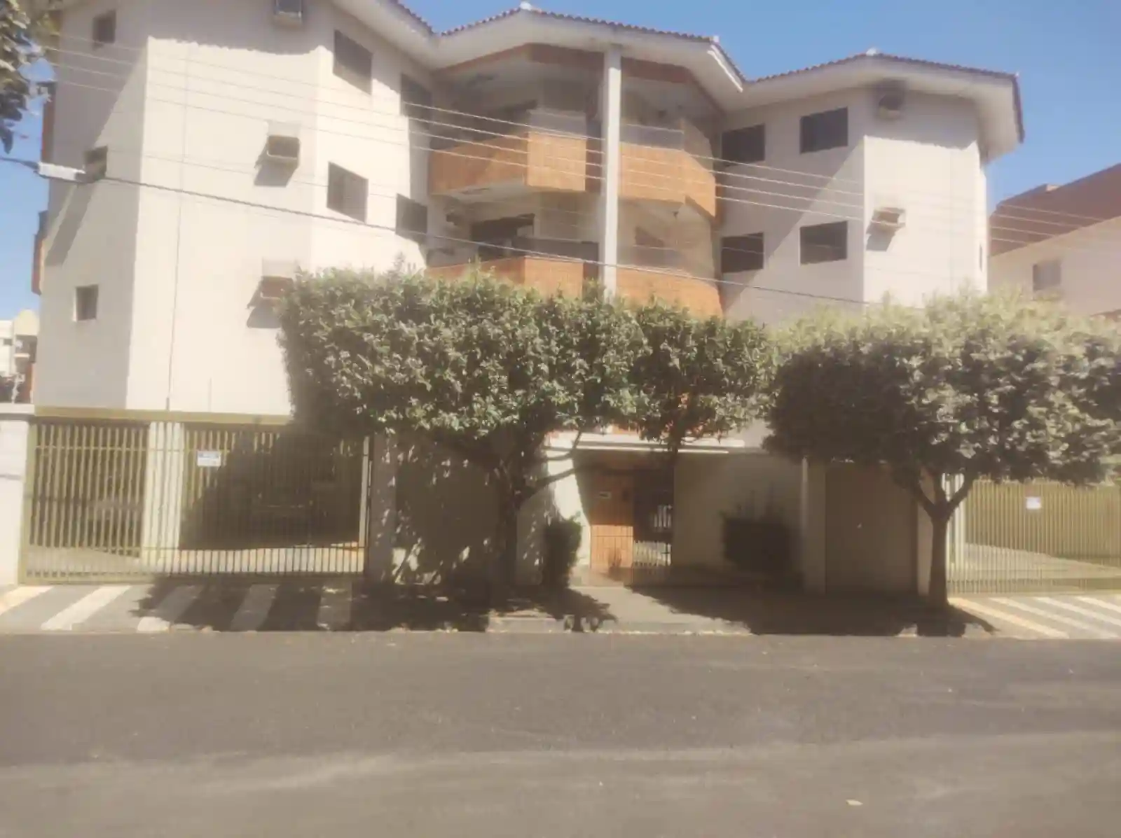 Apartamento com 3 quartos à venda, 139m² — foto 1 de 19