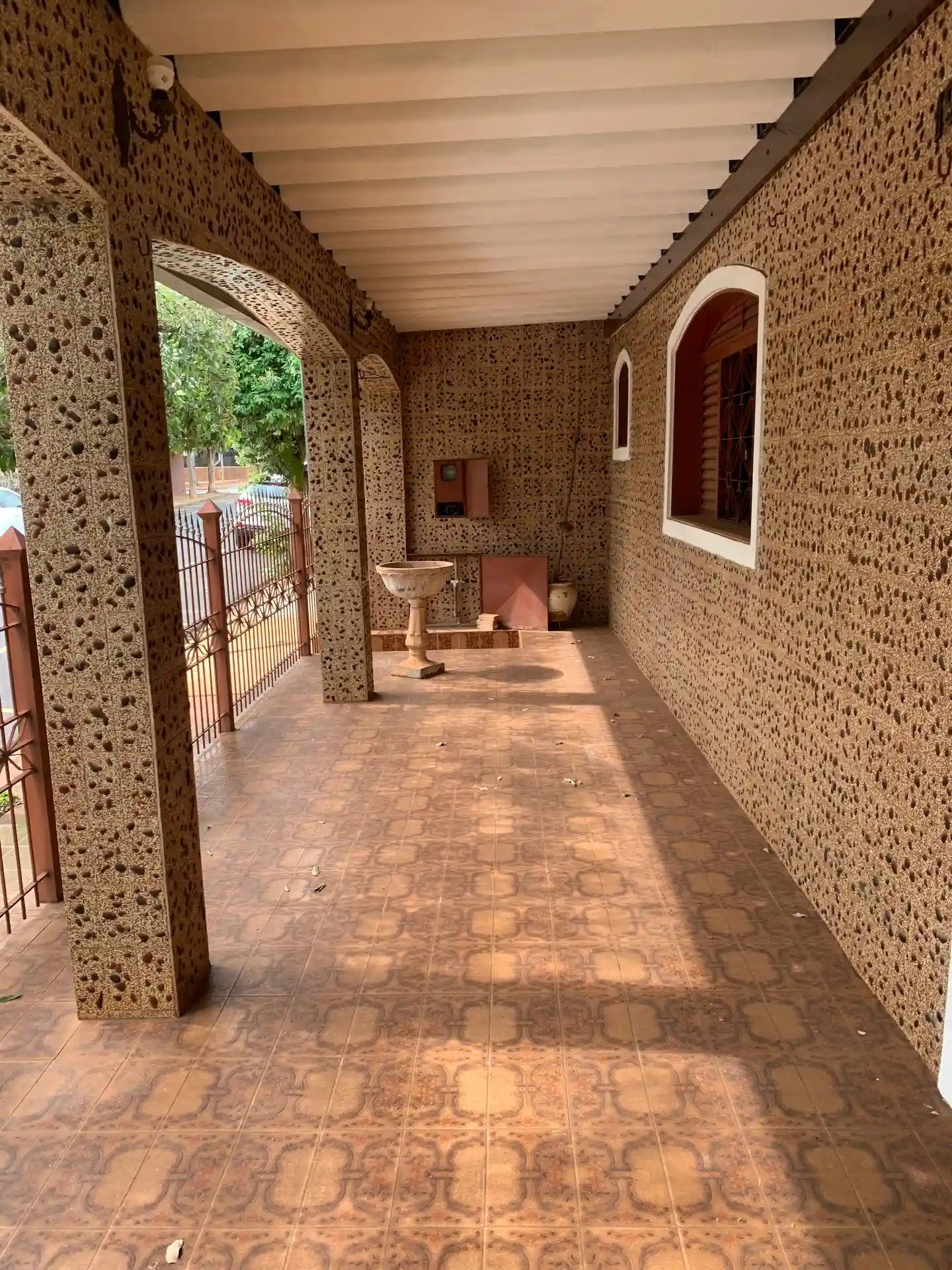 Casa com 3 quartos à venda, 233m² — foto 1 de 23