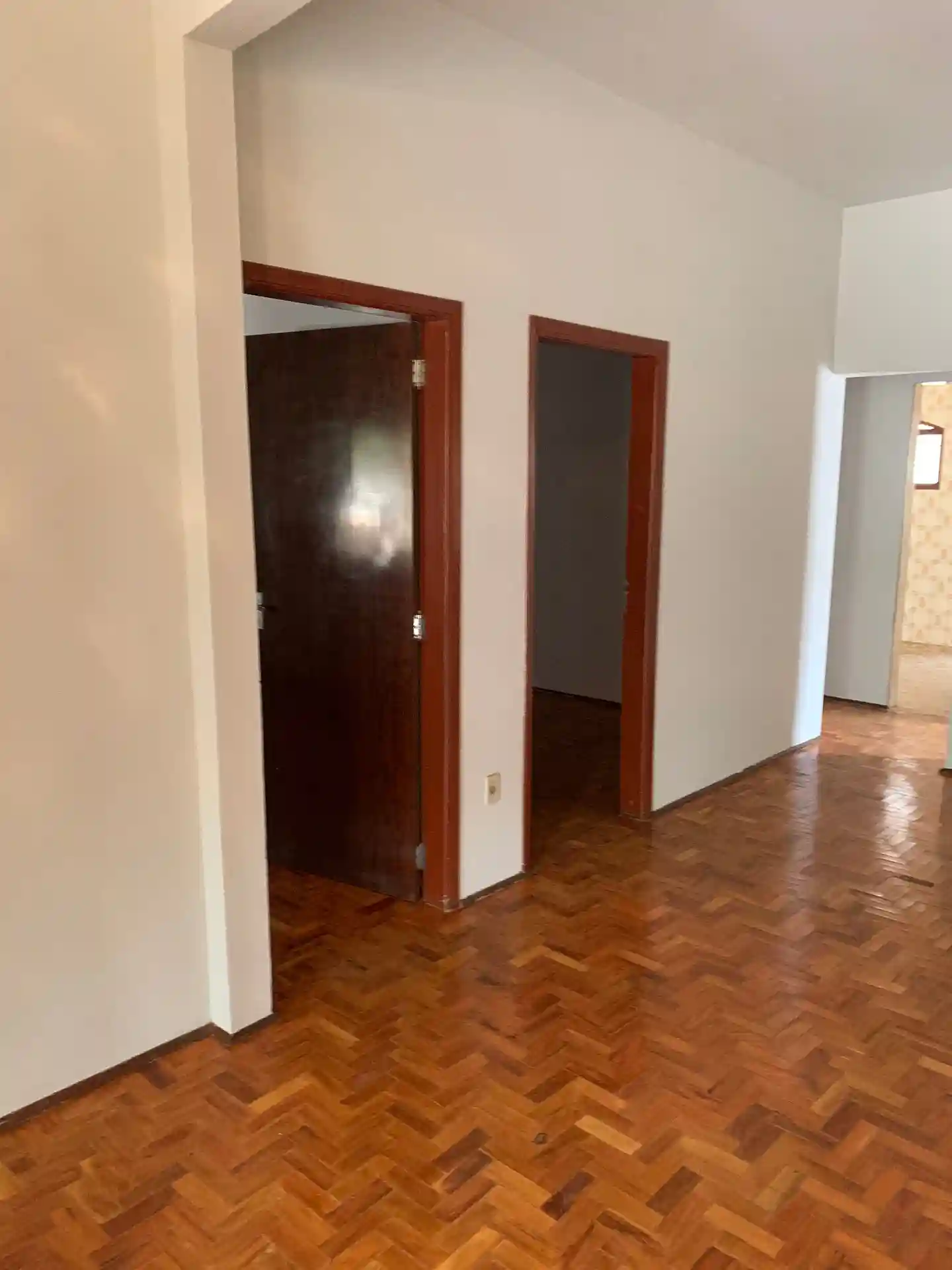 Casa com 3 quartos à venda, 233m² — foto 2 de 23