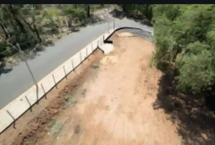 Terreno / Lote / Condomínio  à venda, 1620m² — foto 9 de 11