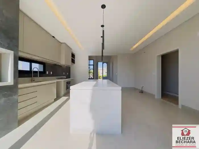 Casa de Condomínio com 3 quartos à venda, 200m² — foto 2 de 14