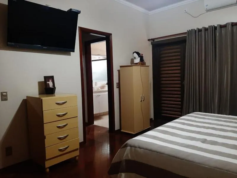 Casa com 3 quartos à venda, 450m² — foto 3 de 14