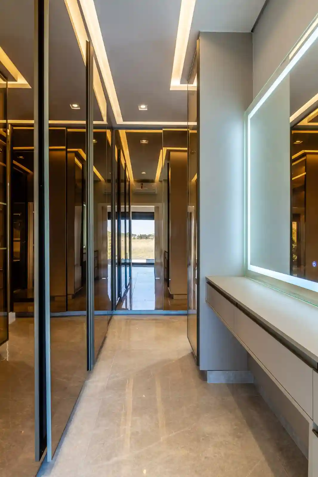 Casa de Condomínio  à venda, 450m² — foto 2 de 10