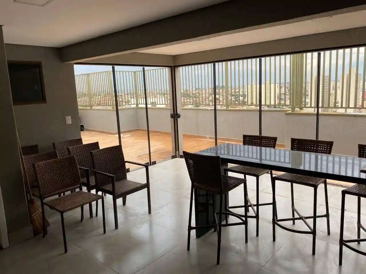 Cobertura com 3 quartos para aluguel, 250m² — foto 37 de 55