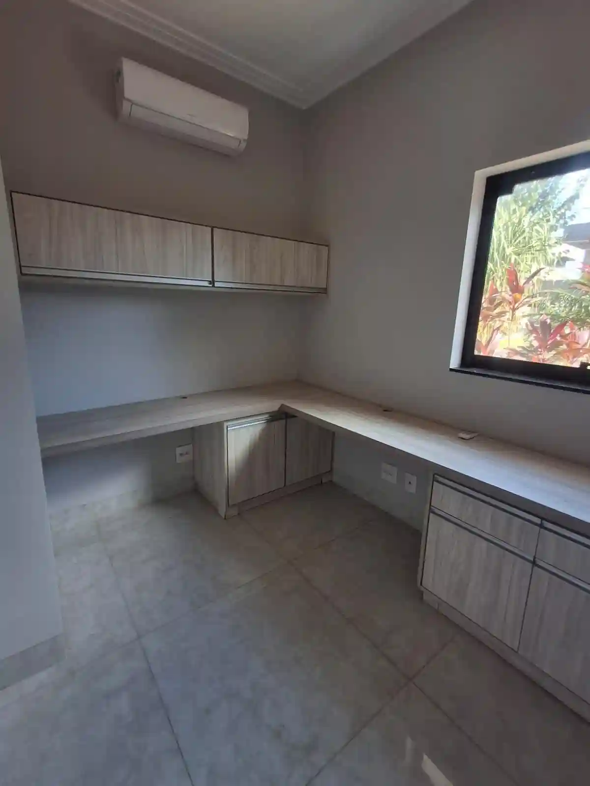 Casa de Condomínio com 4 quartos à venda, 280m² — foto 4 de 21