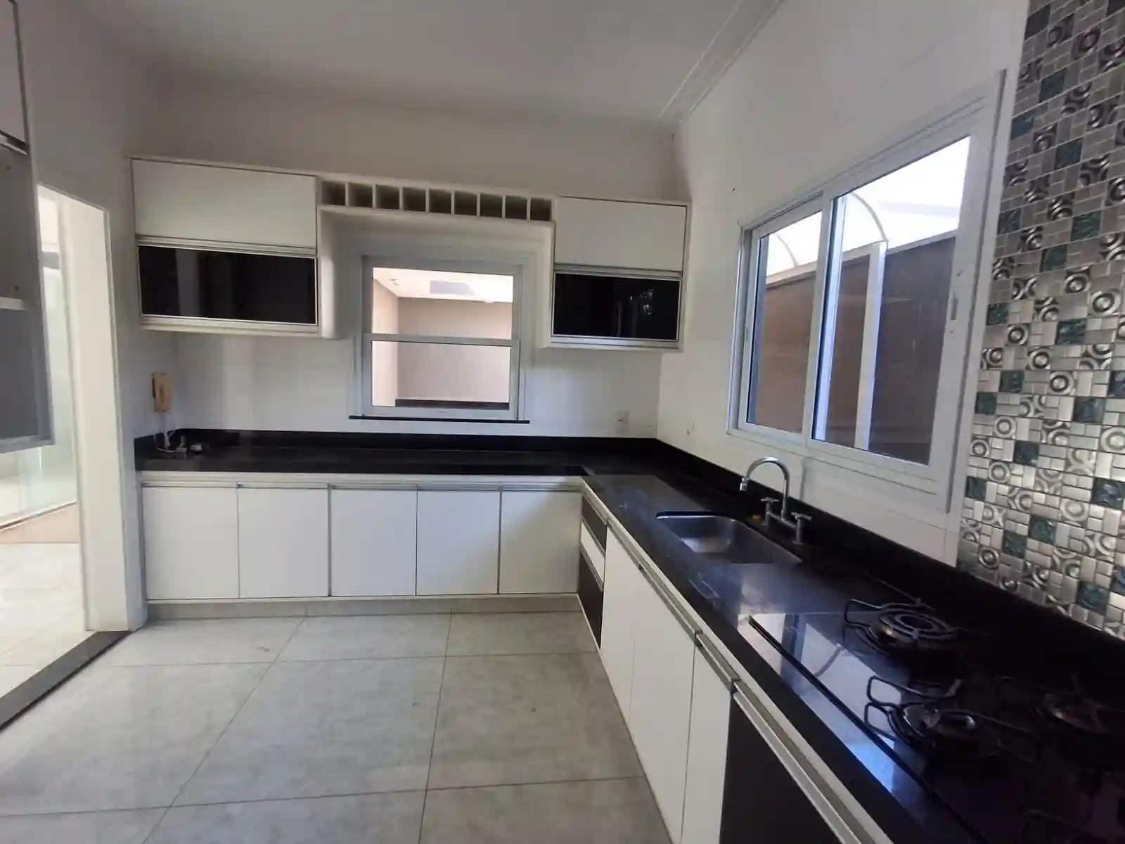Casa de Condomínio com 4 quartos à venda, 280m² — foto 18 de 21