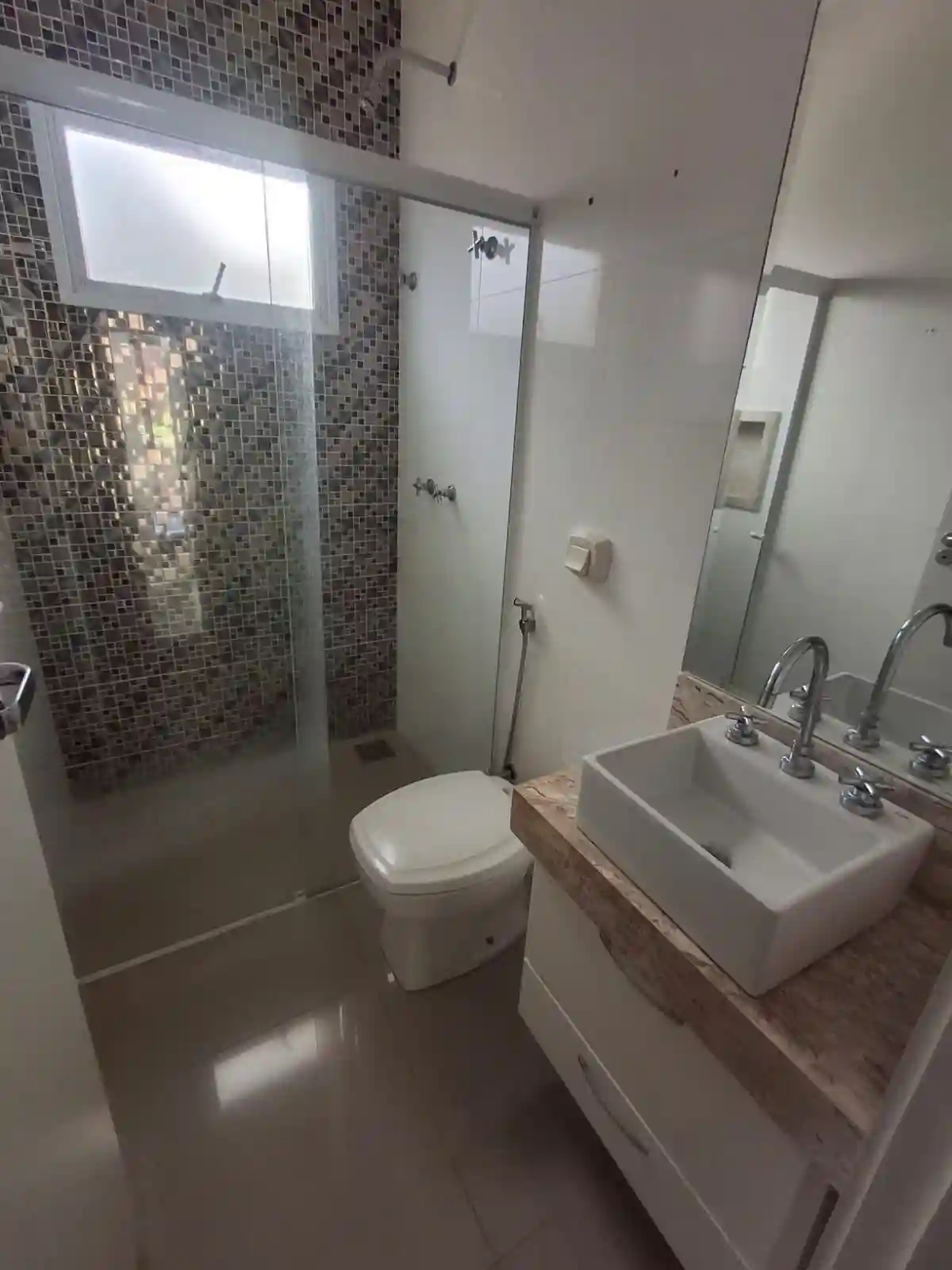 Casa de Condomínio com 4 quartos à venda, 280m² — foto 17 de 21