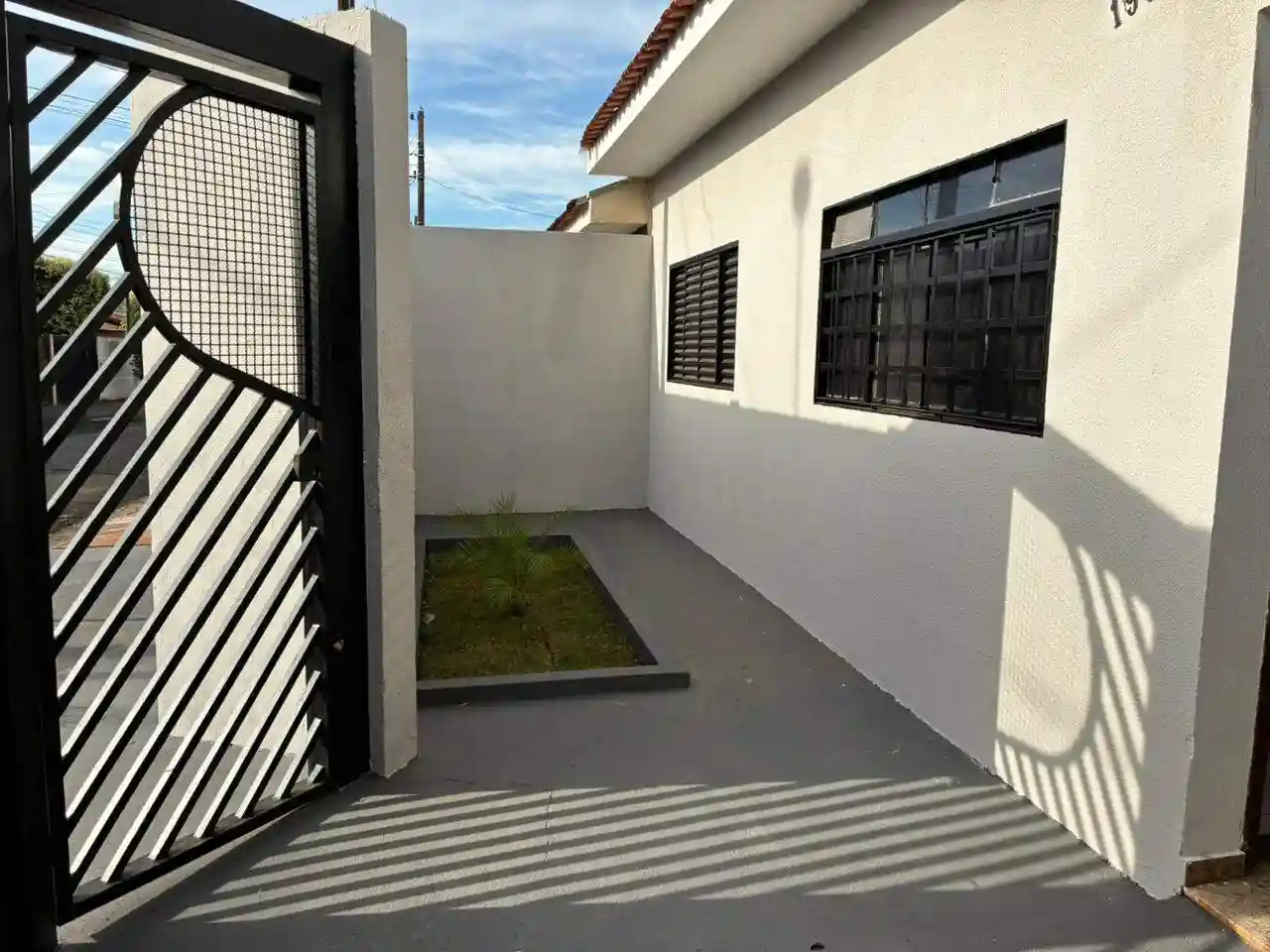 Casa com 2 quartos à venda, 200m² — foto 1 de 37