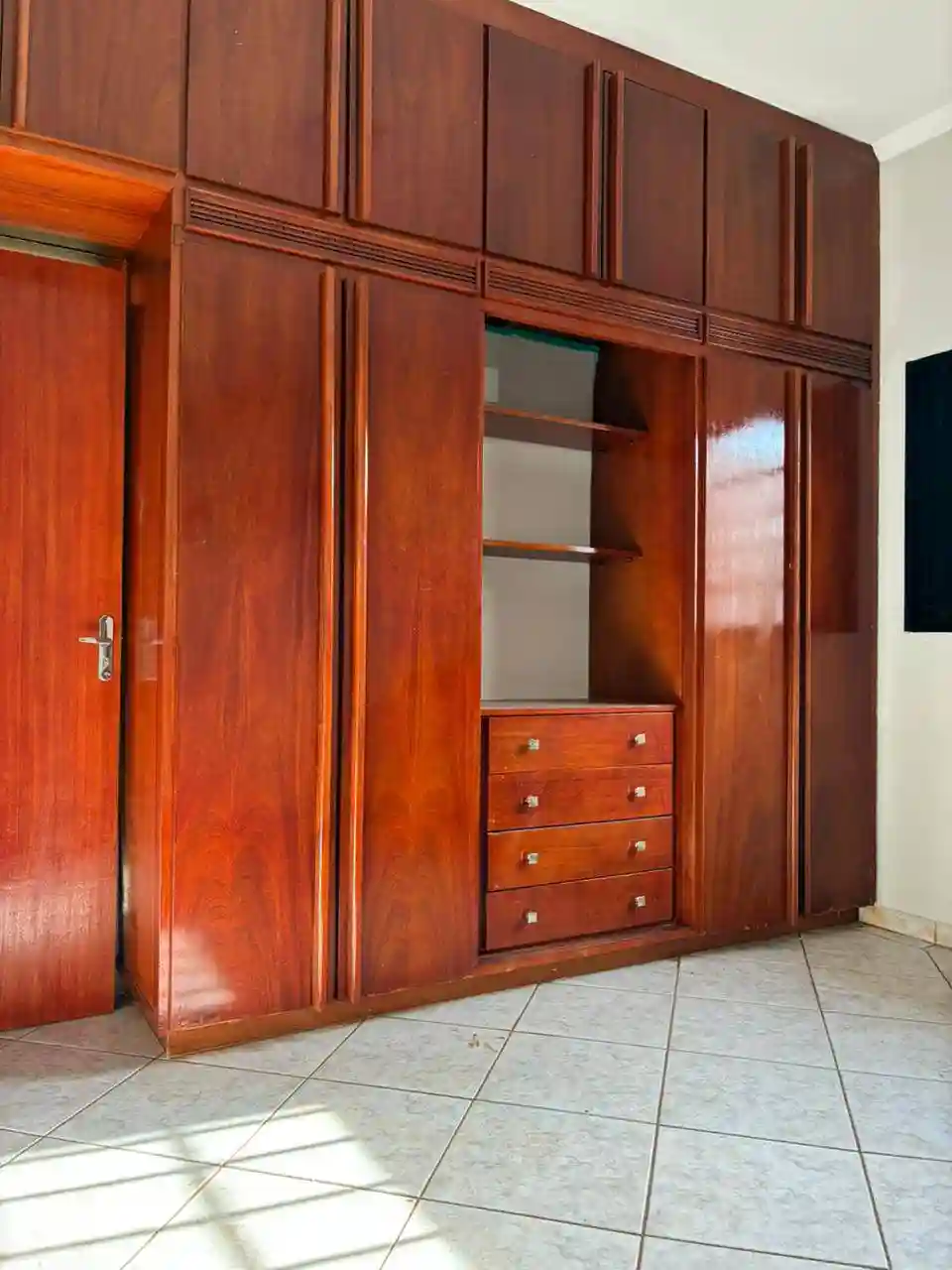 Casa com 2 quartos à venda, 200m² — foto 4 de 37