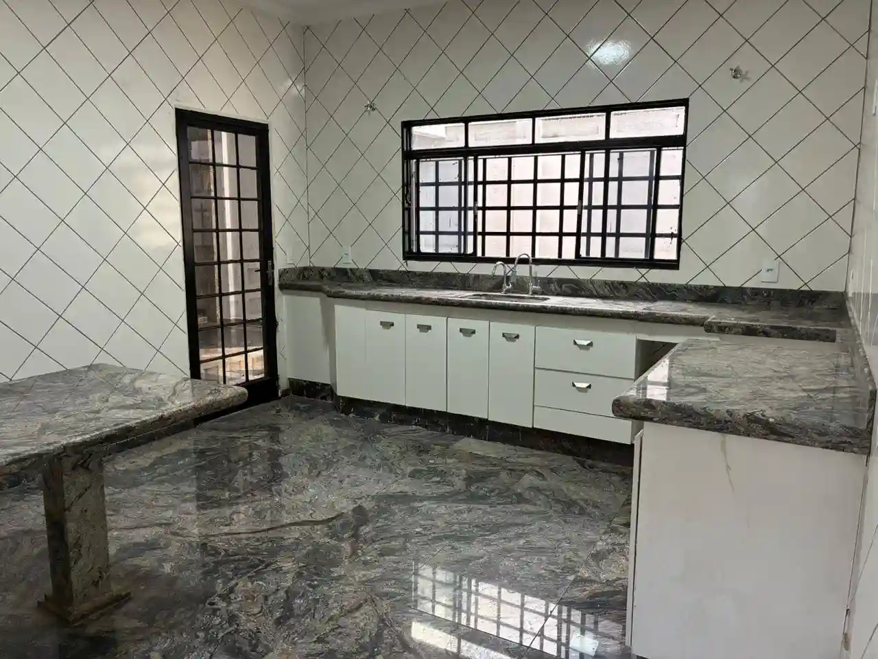 Casa com 2 quartos à venda, 200m² — foto 20 de 37