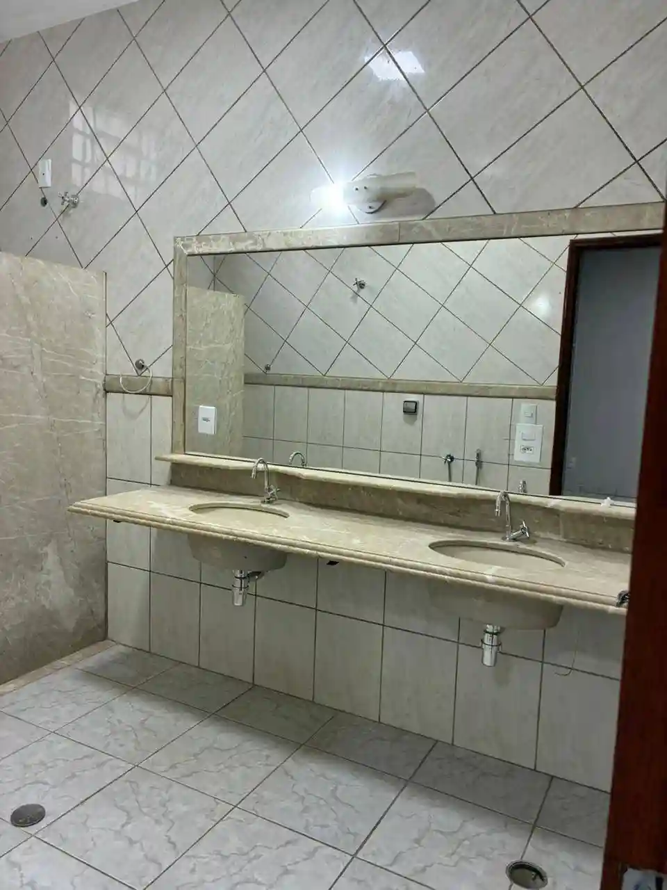 Casa com 2 quartos à venda, 200m² — foto 37 de 37