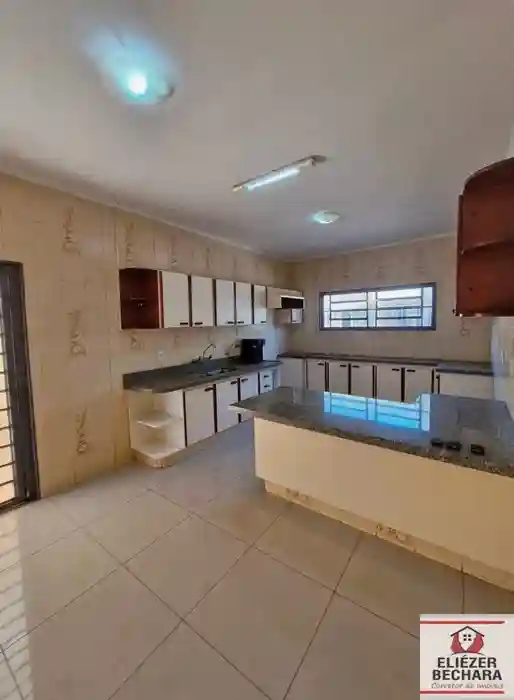 Casa com 3 quartos à venda, 225m² — foto 7 de 23