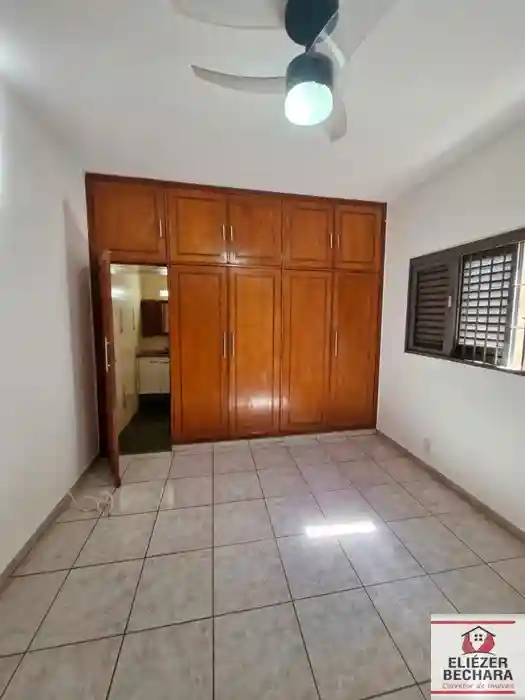 Casa com 3 quartos à venda, 225m² — foto 22 de 23