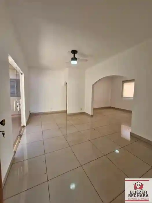 Casa com 3 quartos à venda, 225m² — foto 21 de 23